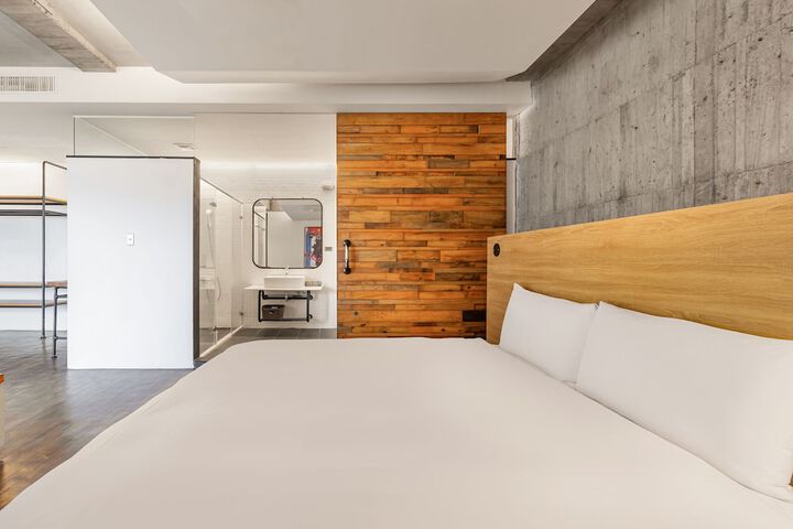 Room 75 of 201