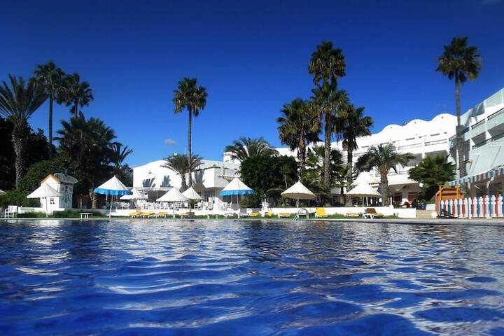 Pools & Facilities