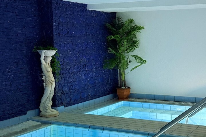 Pool 37 of 81