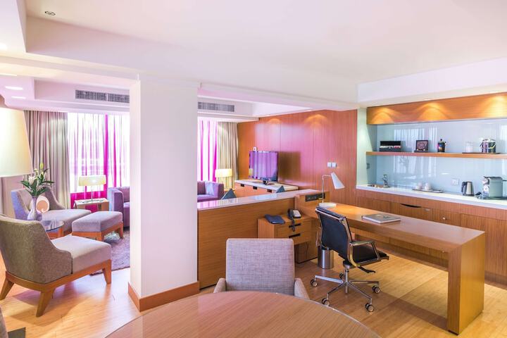 Room 32 of 148