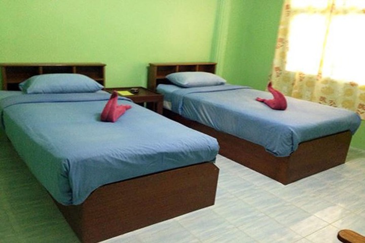 Room 14 of 128