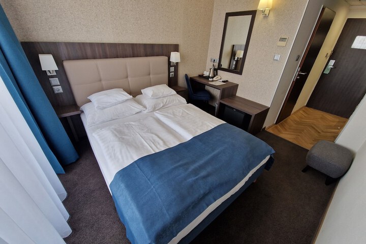 Room 42 of 139