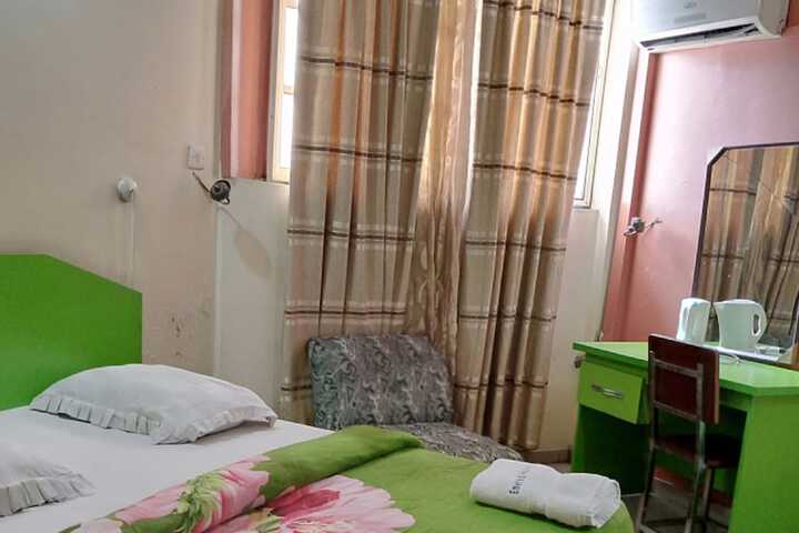 Room 16 of 29