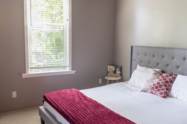 Room 7 of 27