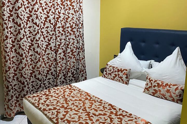 Room 9 of 14