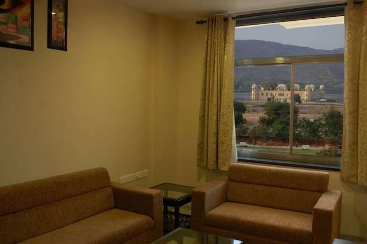 Room 20 of 33
