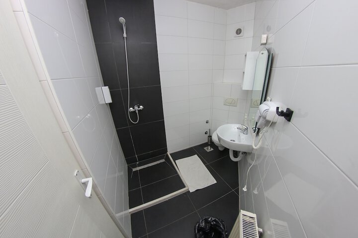 Room 64 of 73