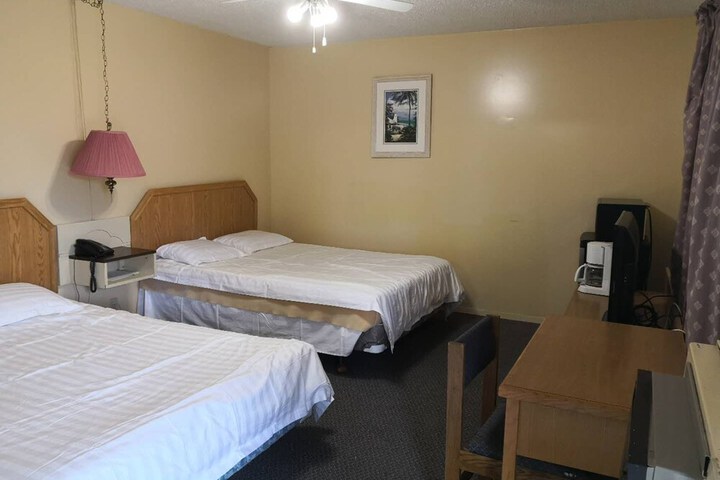 Room 4 of 11