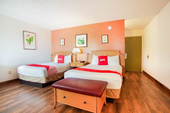 2 Queen Beds (8 of 24)