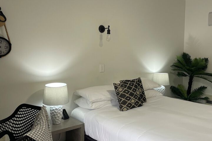 Room 5 of 85