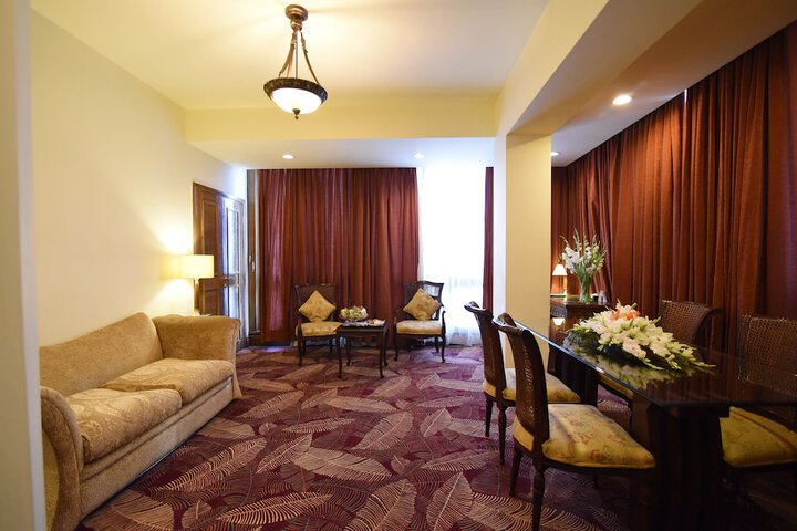 Room 28 of 53