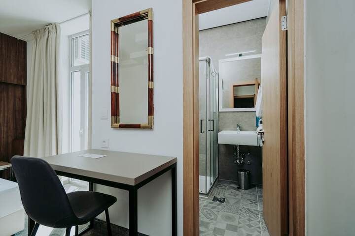 Room 15 of 129