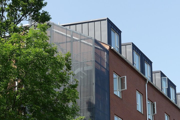Hotel Exterior 70 of 71