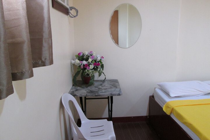 Room 7 of 27