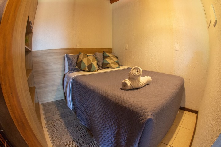 Room 12 of 48