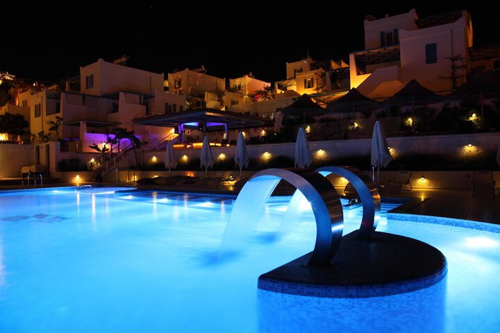 Hotel Pool