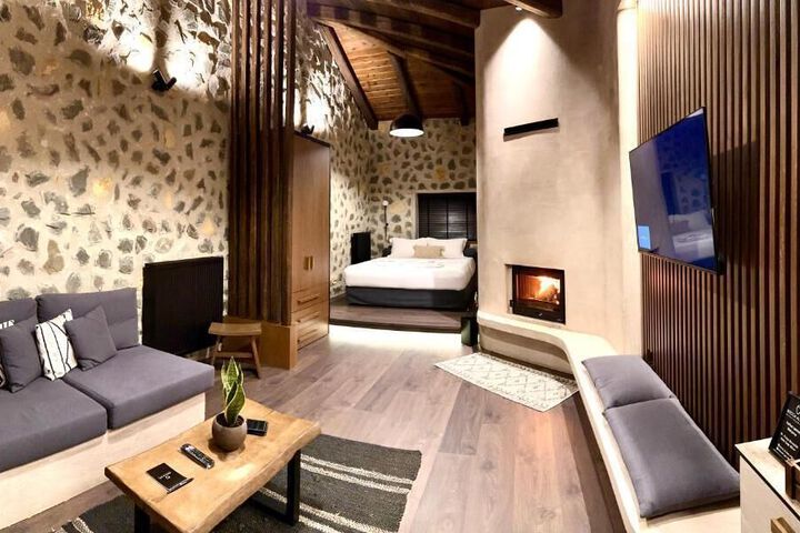 Room 14 of 37