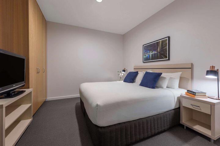 Room 21 of 104