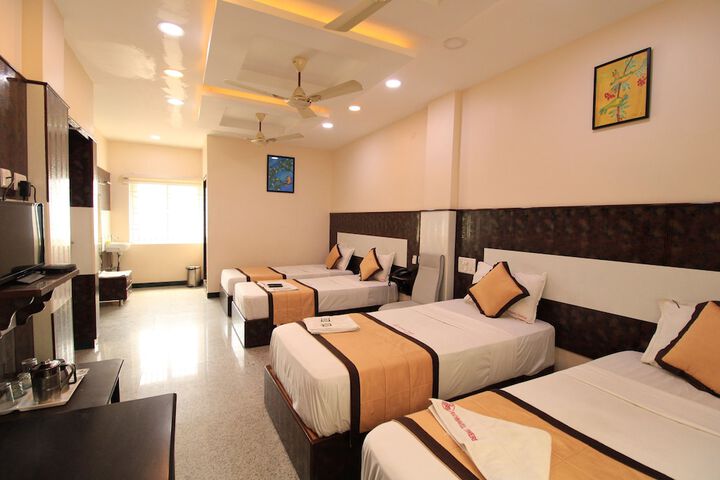 Room 4 of 18