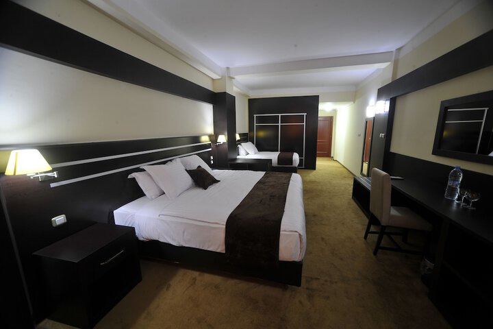 Room 5 of 38