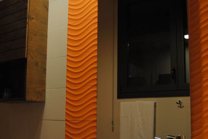 Room 52 of 76