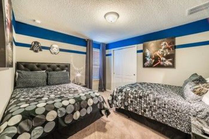 Room 16 of 32