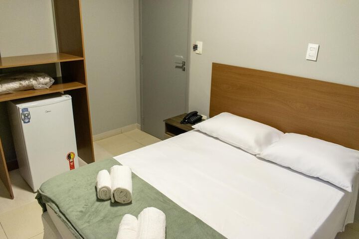 Room 17 of 37