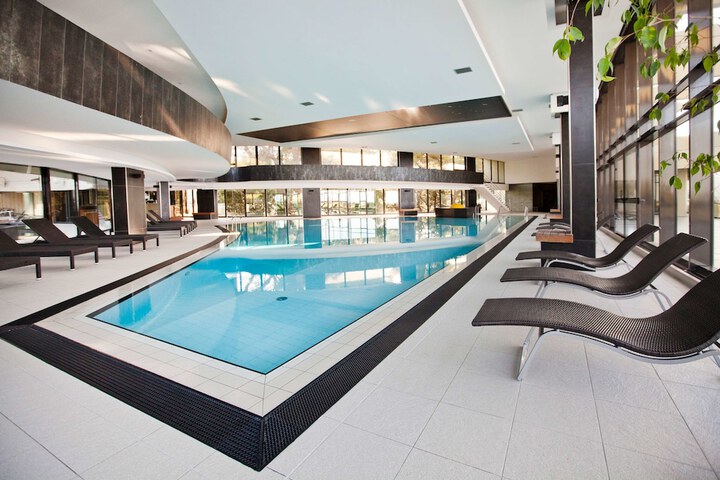 Pool 39 of 75