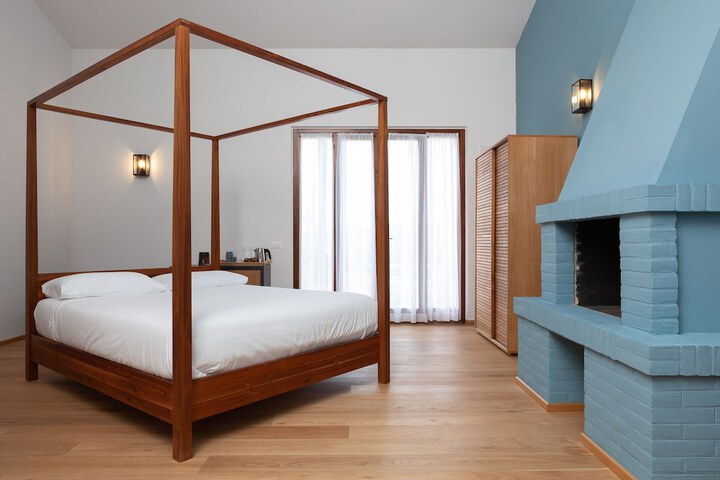 Room 2 of 82