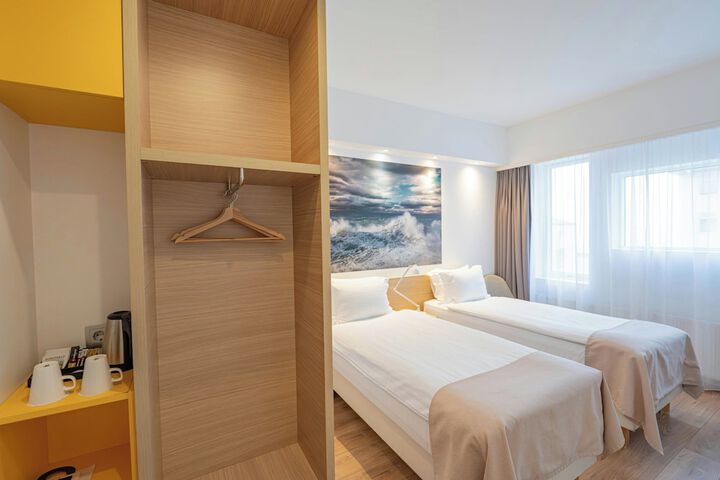 Room 18 of 31