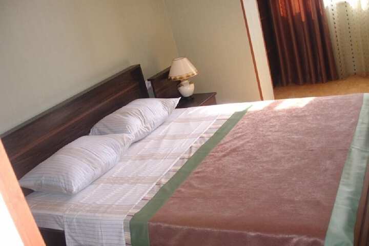 Room 6 of 26