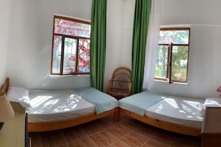 Room 14 of 16