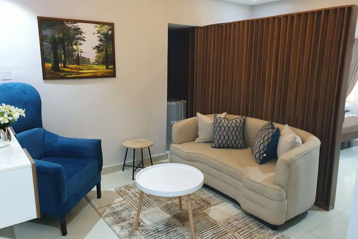 Room 4 of 10
