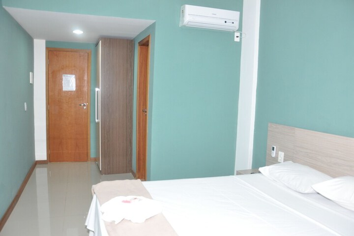 Room 6 of 32