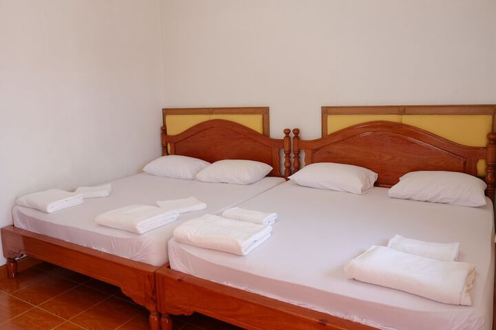 Room 5 of 24