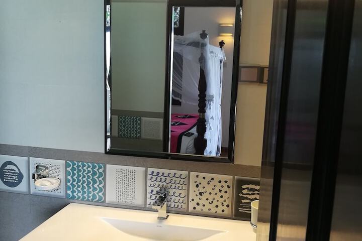 Room 14 of 42
