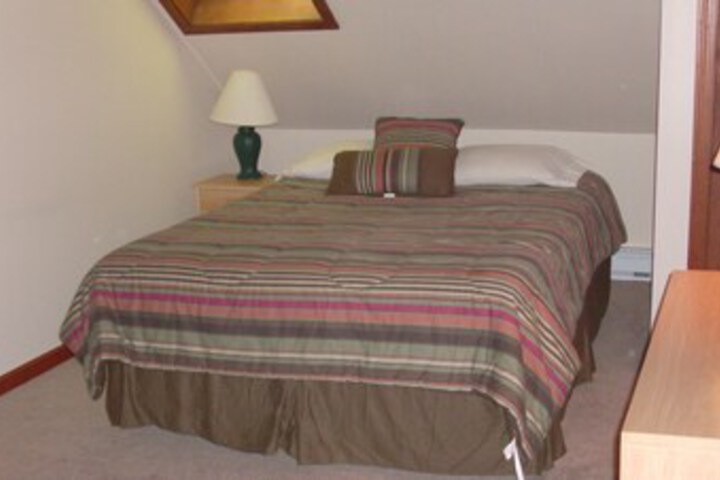 Room 70 of 342
