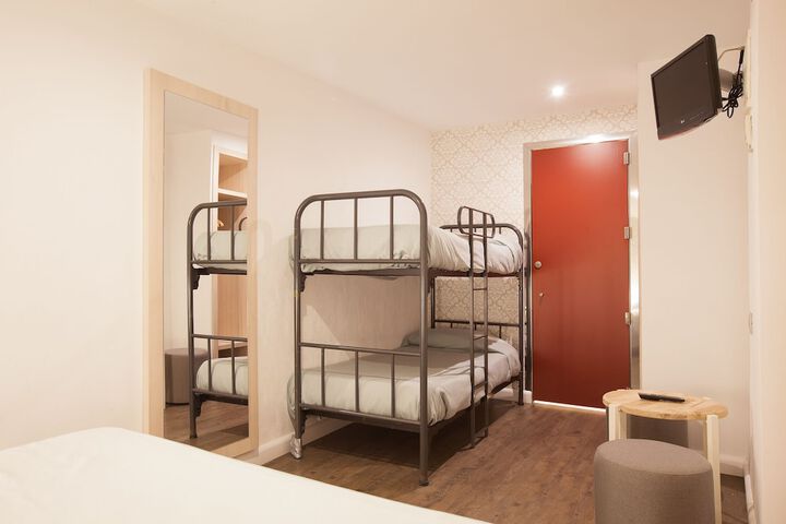 Room 25 of 49