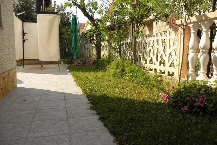 PETAR - 30 M FROM SANDY BEACH - SA3