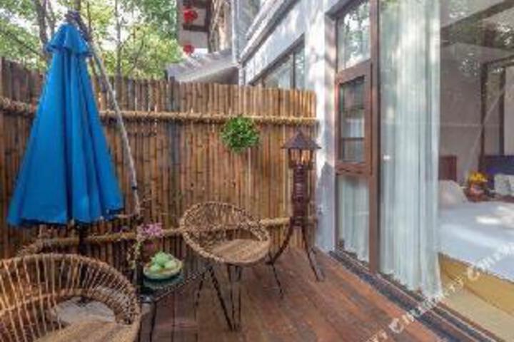 General 4 of 20