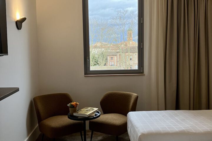 Room 13 of 40