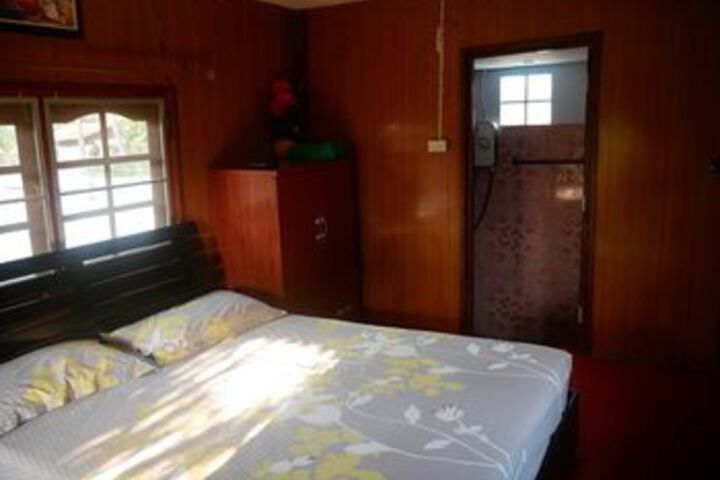 Room 13 of 33