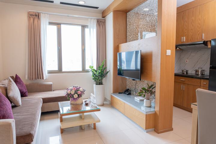 Room 4 of 8