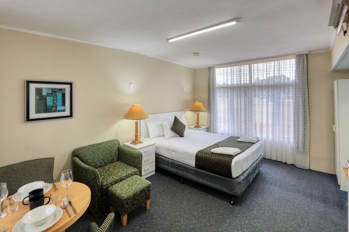 Room 5 of 75