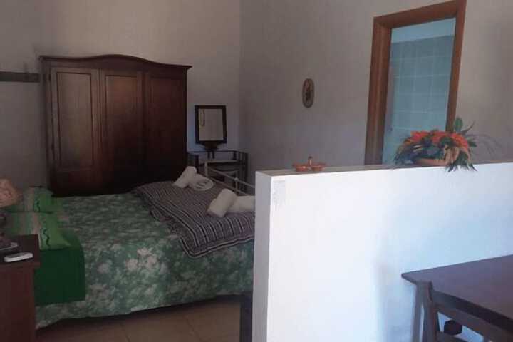 Room 4 of 68