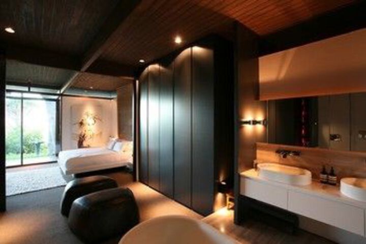 Room 12 of 23