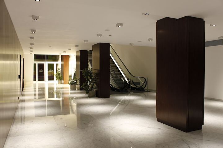 Ballroom/Hall 78 of 81