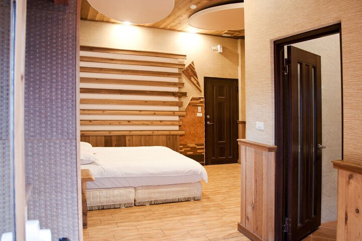 Room 8 of 44