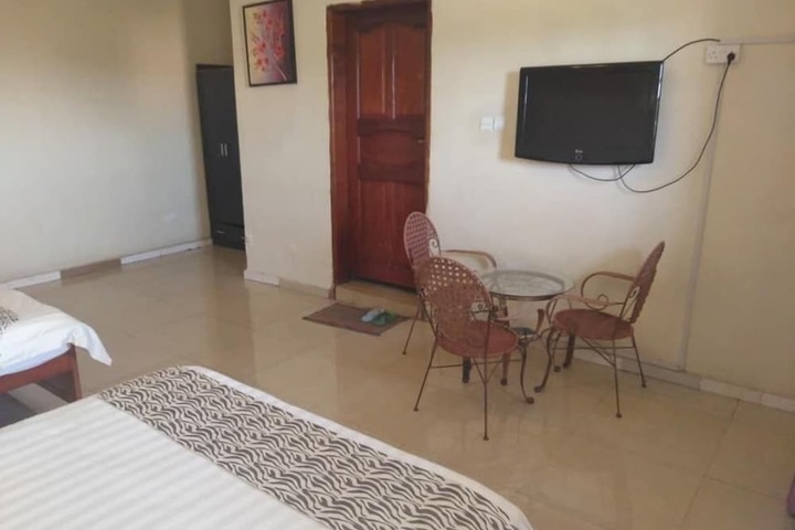 Room 3 of 16
