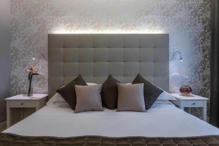 Lounge 116 of 159